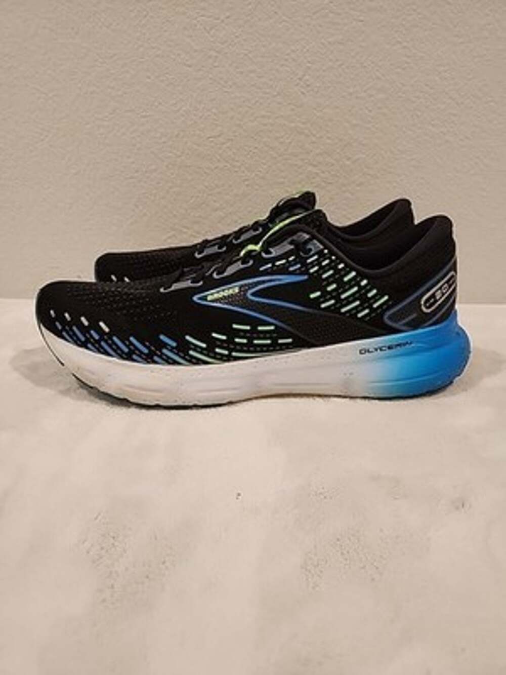 Men's 12.5 Brooks Glycerin 20 running shoes Sneakers Black Blue Lime Green